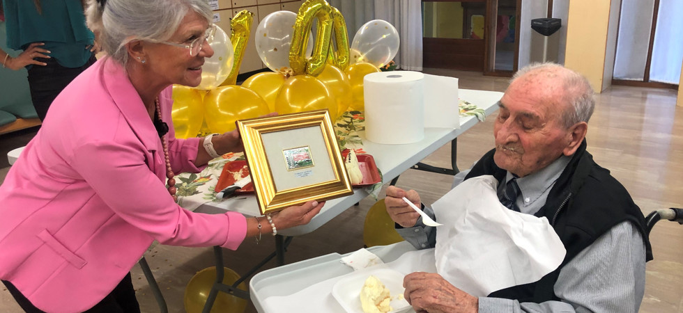 "Siamo fortunati ad averti ancora con noi", l'ex capostazione Ruggero Marcomini compie 100 anni